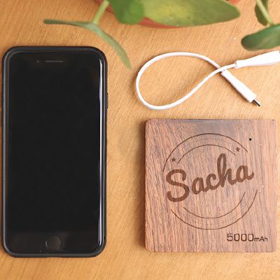 Personalisierbarer externer Akku aus Holz 5000 mAh - Vorname