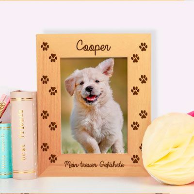 Gravierter Bilderrahmen aus Holz Hundepfoten
