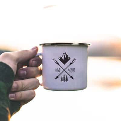 Personalisierte Emaille-Tasse - Abenteuer
