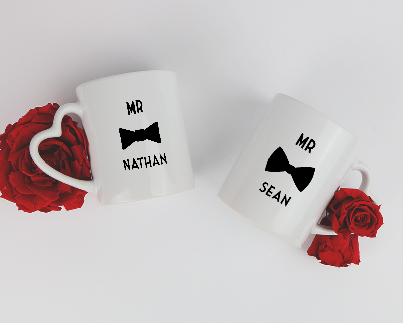 Bild 2 des Produkts 2er-Set personalisierte Tassen mit Herzhenkel - Mr & Mr anzeigen