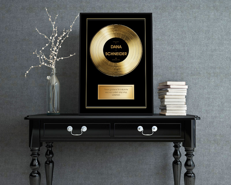 Bild 2 des Produkts Personalisierte Goldene Schallplatte anzeigen