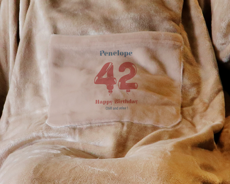 Bild 3 des Produkts Personalisierbare Decke mit Ärmeln - Kollektion Geburtstags-Luftballons anzeigen