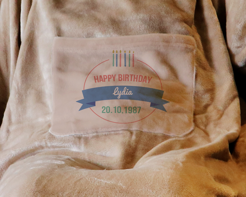 Bild 3 des Produkts Personalisierbare Decke mit Ärmeln - Kollektion Geburtstagskerzen anzeigen